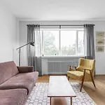 Charming 2-Bedroom Apartment - Ideal Location